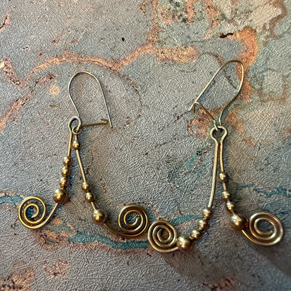 Elegant Gold Swirl Earrings